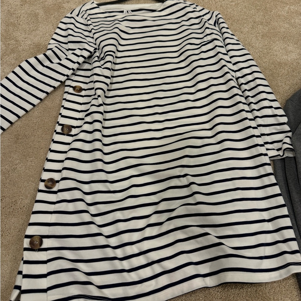 Size large seraphine nursing maternity shirt navy stripe